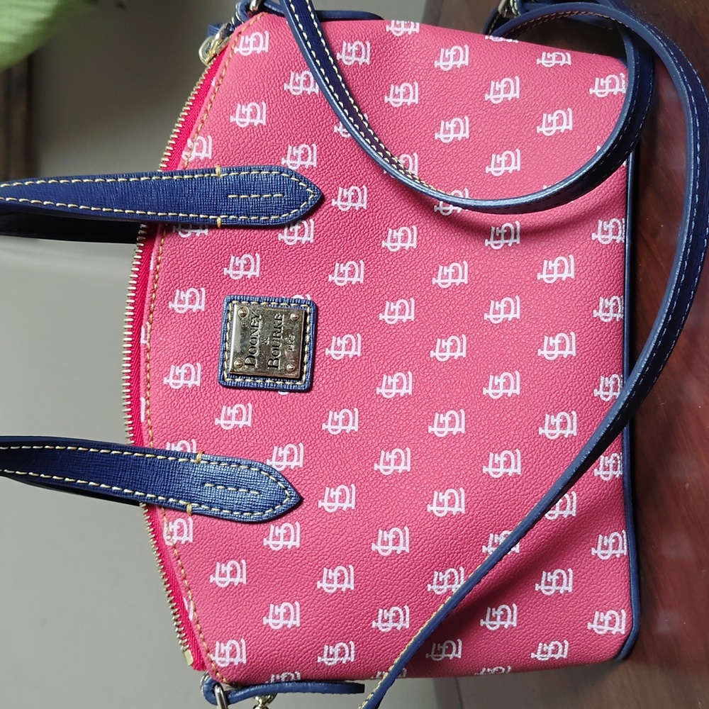 Dooney & Bourke St Louis Crossbody Purse W Crossbody Strap - Picture 4 of 12